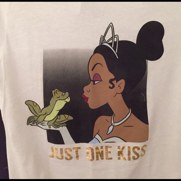 Hot Topic Disney Tshirt - Picture 2 of 2