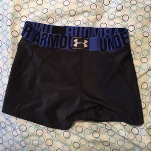 Under Armour women's spandex shorts S 2.5" inseam