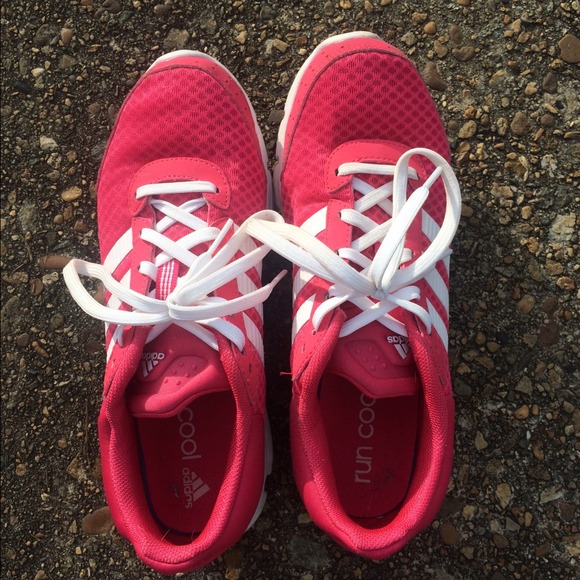Women's Adidas Run Cool Size 6.5