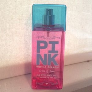 PINK fresh & clean body mist