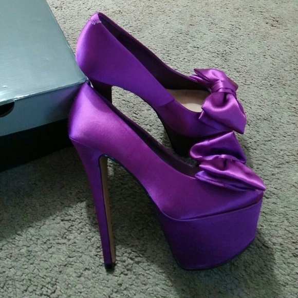 H by Halston Purple Shoes - Picture 2 of 3