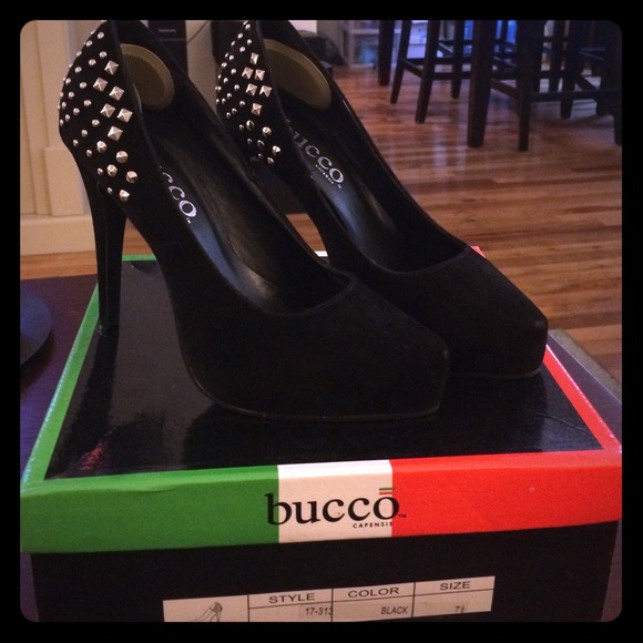 ❗️SOLD❗️Black Heels
