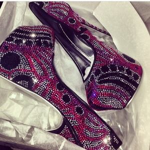 Shi crystal high heels size 7