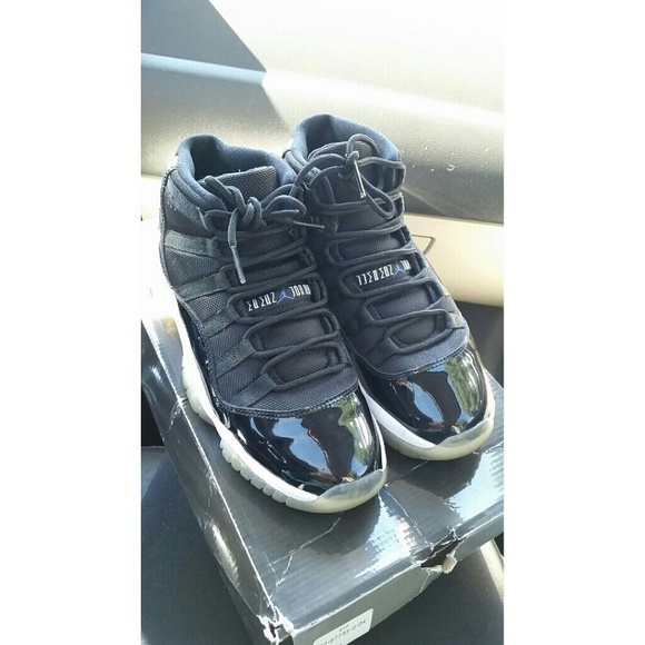Jordan spacejam 11s size 4y