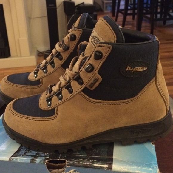 ❗️SOLD❗️Vasque Boot - Picture 2 of 4