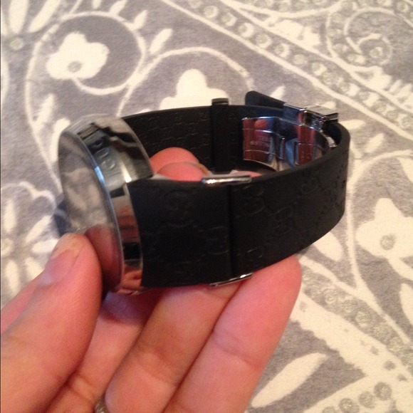 GUCCI WATCH