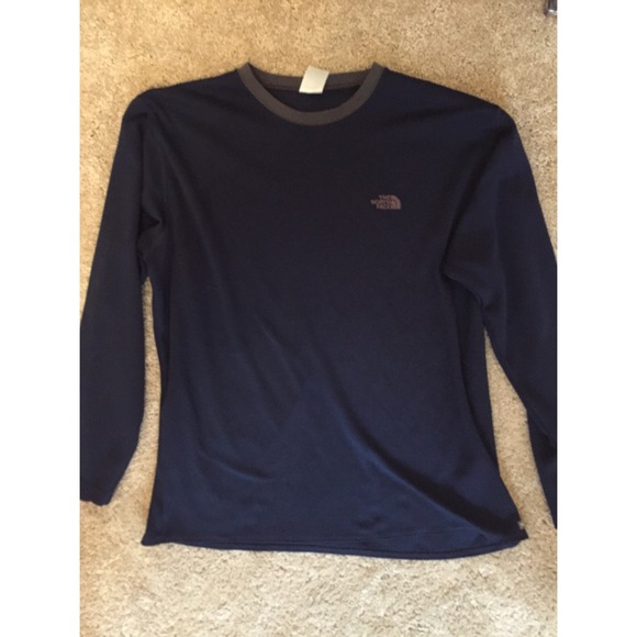 A men's north face shirt