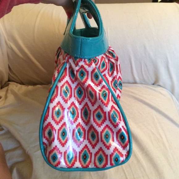 VERA BRADLEY FRILL- Got It Handled, Call Me Coral - Picture 4 of 4