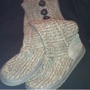 AUTHENTIC UGG sweater boots size 6