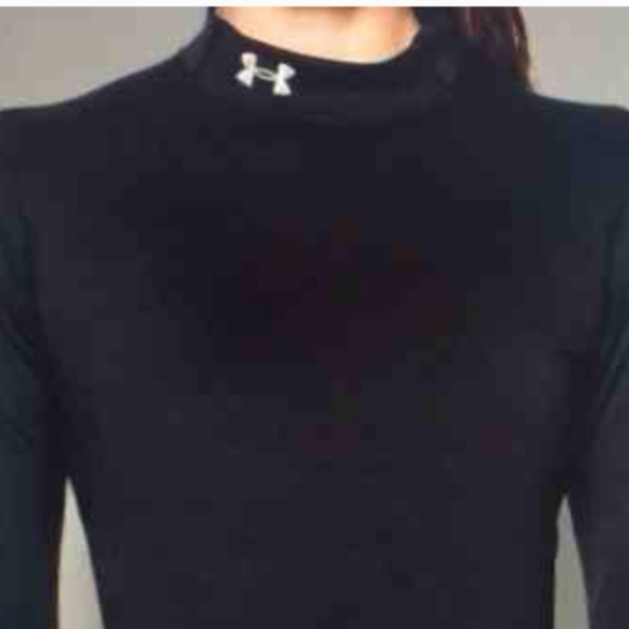 Under Armour Tops - Black under Armour cold gear