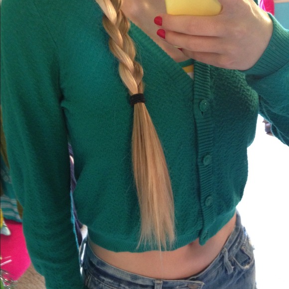 Textured Cropped Green Cardigan - Picture 2 of 4