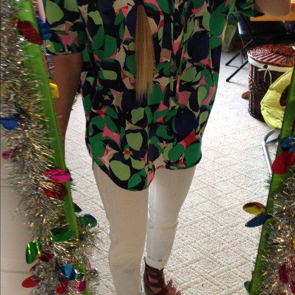 Patterned Spring and Summer Blouse - Picture 4 of 4