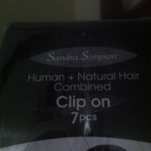 Clip on 7 pc hair extensions