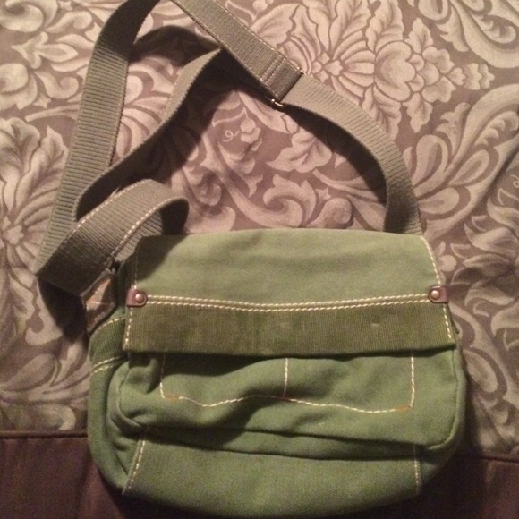 Green canvas fossil purse