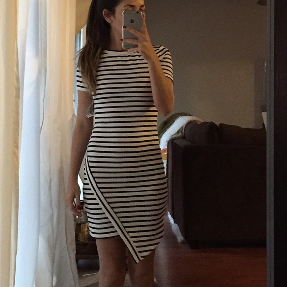 "Kylie dress" size Small