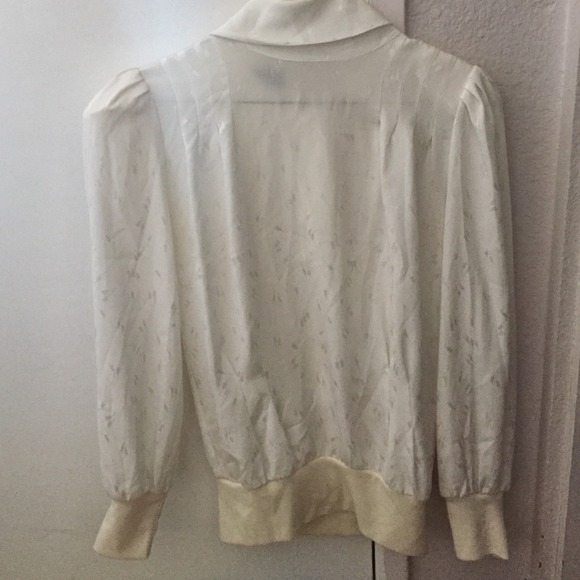 White long sleeve blouse