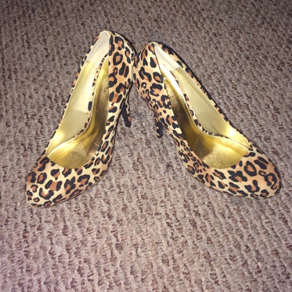 Camel Leopard Velvet heels