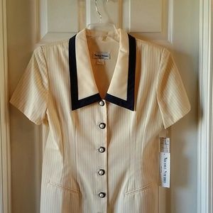 Flattering yellow dress w/navy accents/pinstripes