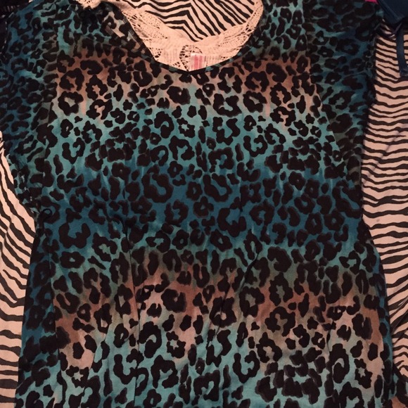 Blue cheetah top - Picture 1 of 2