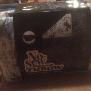 No sew fleece throw.  Horse/western pattern