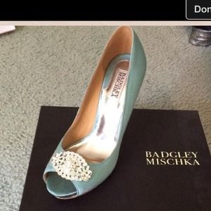 Badgley Mischka powder blue pumps