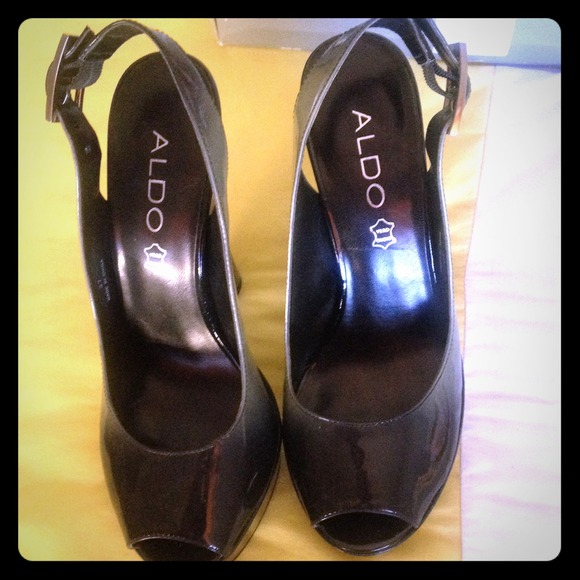 Gray & Black Aldo Shoes!