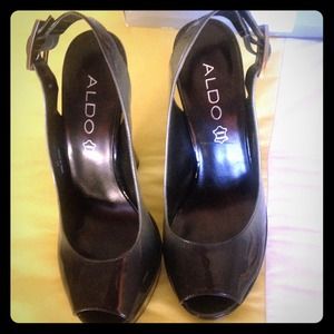 Gray & Black Aldo Shoes!