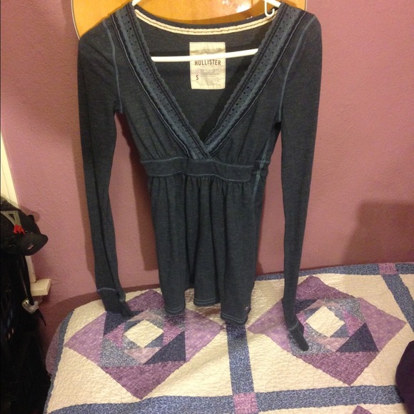 Hollister longsleeve shirt