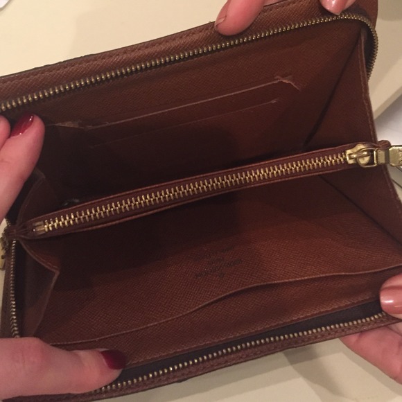 Louis Vuitton Wallet - Picture 2 of 4