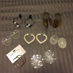 7 Pairs of fashion earrings