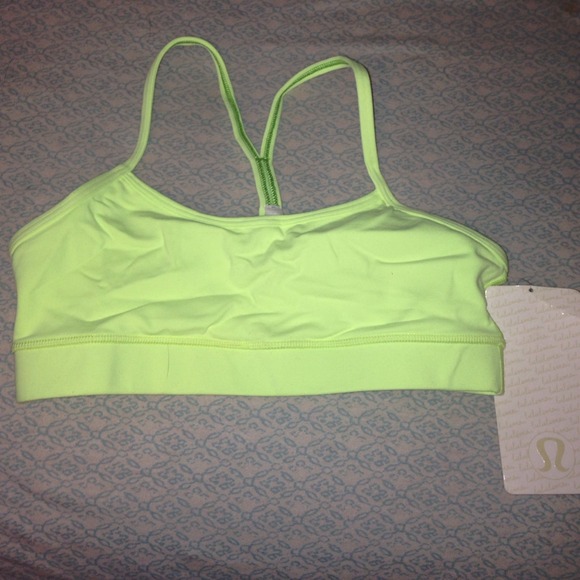 Lululemon Athletica flow Y bra