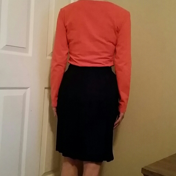 Navy 3 piece suit with pants and skirt - Picture 3 of 4