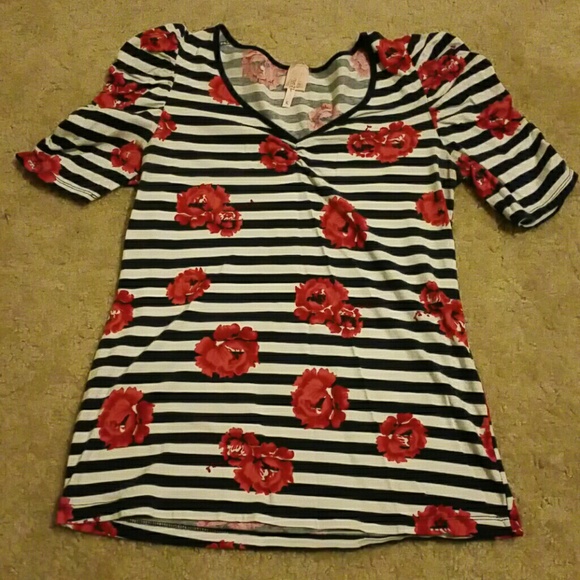 Quarter-length sleeve shirt
