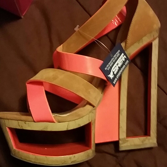 Nwt - Picture 2 of 2