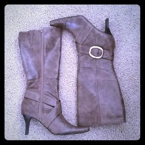 Never Worn Taupe  CL Laundry Boots Size 9