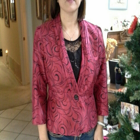 Nwt silk like fitted red/black jkt23"