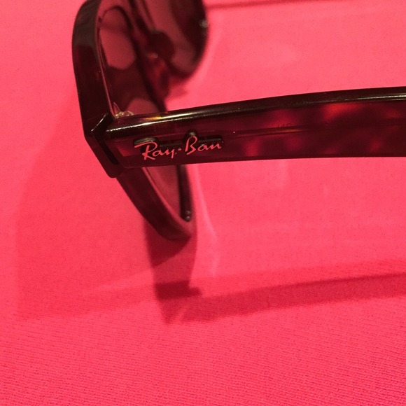 Ray-Ban wayfarer sunglasses main image 3