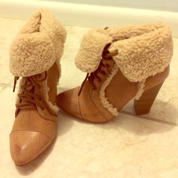 Camel fur trim ankle boots