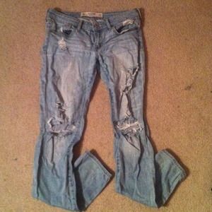 Light washed/ripped Abercrombie jeans