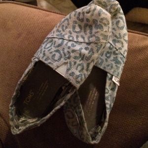 Used pair of Toms