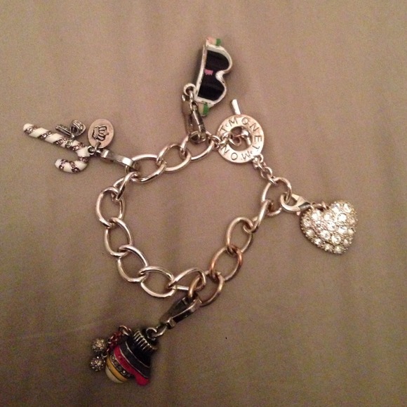 JUICY COUTURE WINTER CHARM BRACELET 🎄