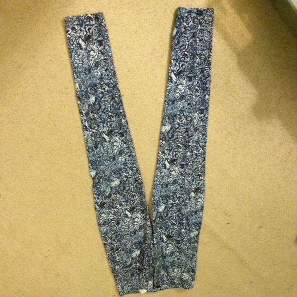 Blue and white patterned pants