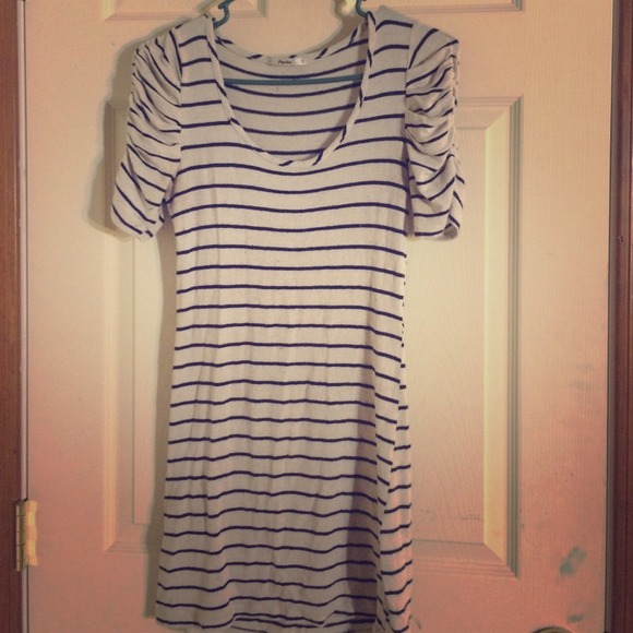 Long striped shirt from papaya.