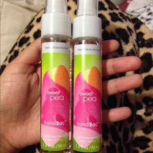 2 Bath and body works Handibac
