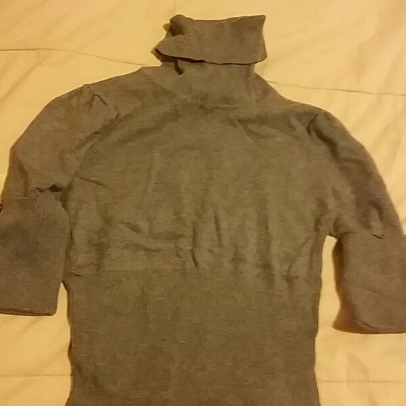 Thin short sleeve sweater