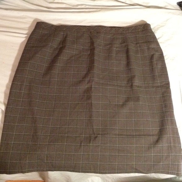Covington Plaid Knee-Length Skirt