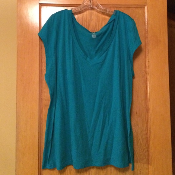 Teal v-neck shirt