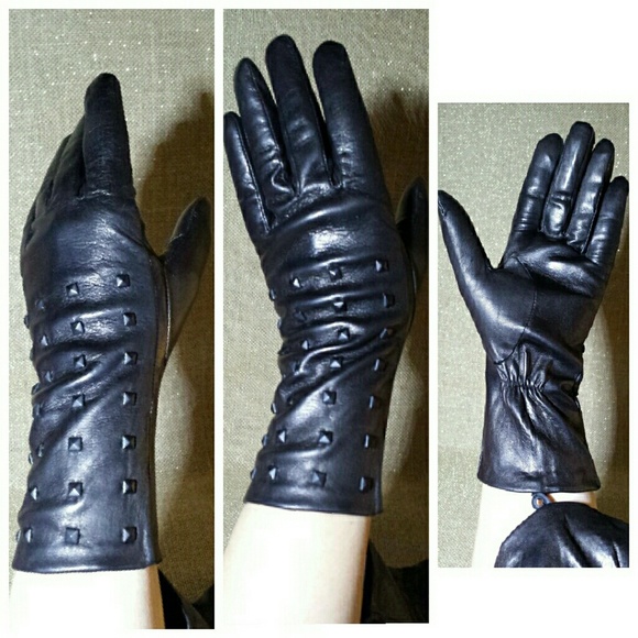 ❌SOLD❌ Vince Camuto Lambskin Studded Gloves - Picture 3 of 4