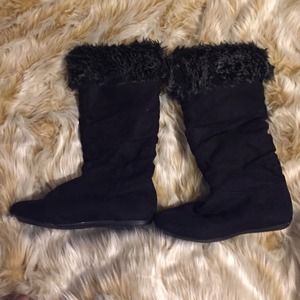 🌸RESERVE FOR NIXANDREI🌸 Faux Fur Boots
