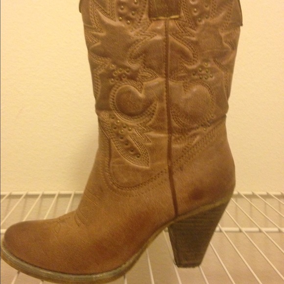 Boots brown